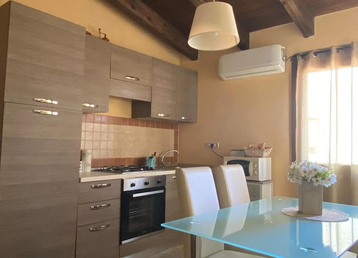 Alex'S Apartment Iglesias Italia